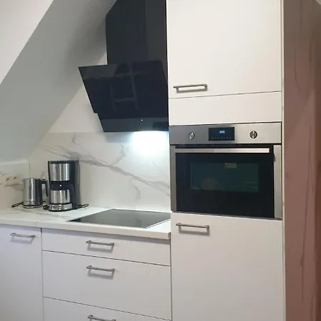 Iris 1 Apartment *